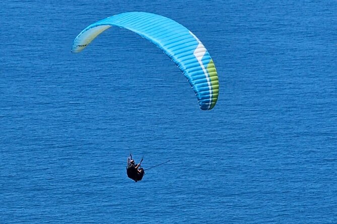 Rio de Janeiro : Paragliding Tandem Flights over Rio - Pepino Beach start, then on to the Pedra Bonita ramp
