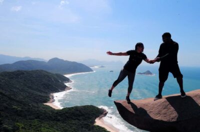 Pedra do Telegrafo Hike & Grumari Beach Tour
