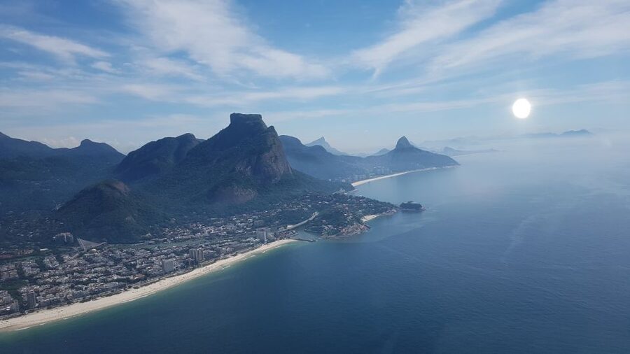 Rio de Janeiro: Pedra do Telegrafo Hike & Grumari Beach Tour - What the guided hike includes and what you should watch for