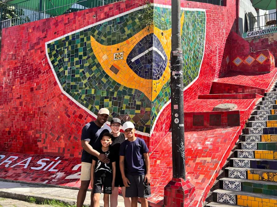 Rio de Janeiro: Private Custom 9-hour Unforgettable tour - Lapa and the Selarón stairway: street art you can walk up