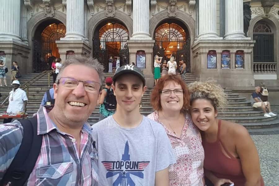 Rio de Janeiro: Private custom tour with a local guide - Pickup and getting started: meeting your guide in the right spot