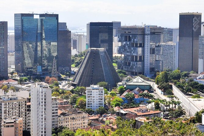 Rio de Janeiro Private Day Tour with Sugarloaf and Corcovado - Maracanã, Sambodromo, and what you see from the road