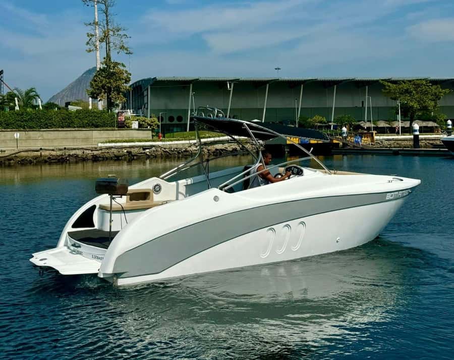 Rio de Janeiro: Private Speedboat Trip - Getting onto the water: Marina da Glória meeting point and timing