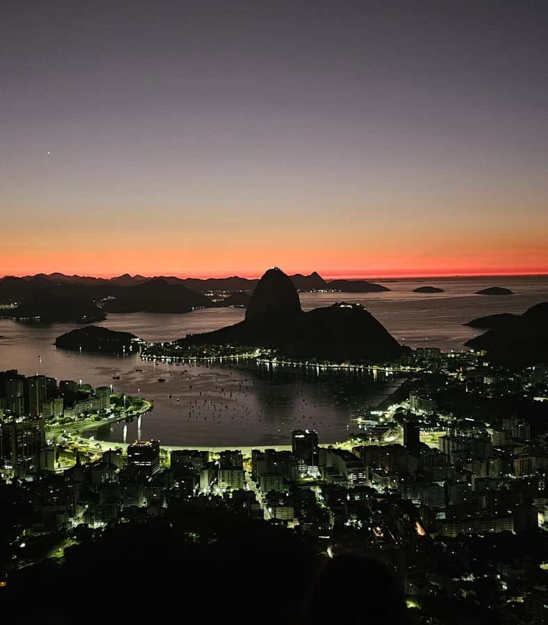 Rio de Janeiro: Private Sunrise Tour at Mirante Dona Marta - Inside the 150-minute morning rhythm