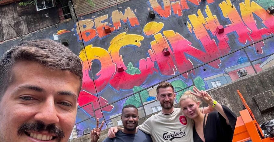 Rio de Janeiro: Rocinha Favela guided tour - Why Rocinha guided walking feels different than a city bus tour