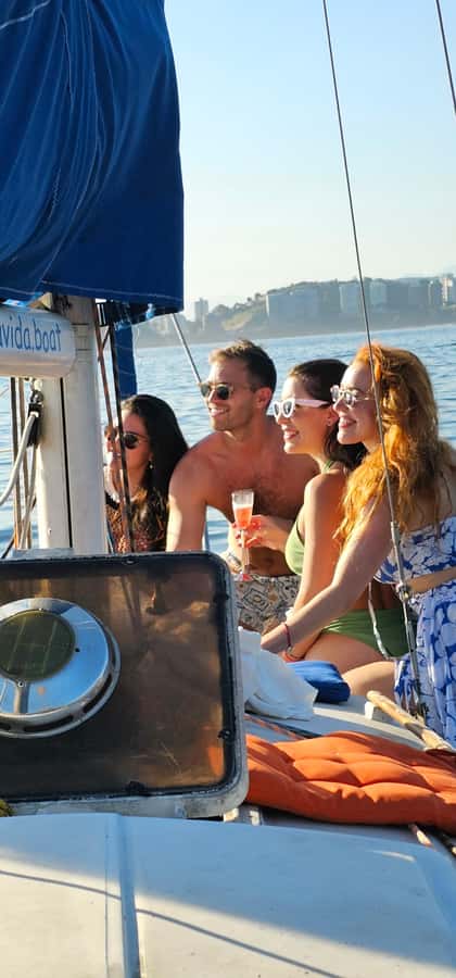 Rio de Janeiro: Sailing Sunset Tour with Snacks and Drinks - Starting at Urca, meeting at Flutuante Rio pier