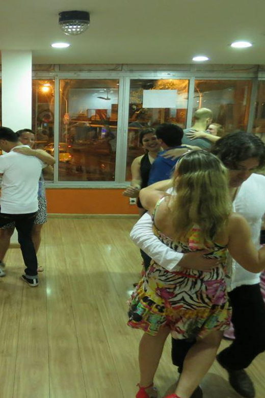 Rio de Janeiro: Samba Class - Learning for Men and Women Without Turning It Into a Lecture