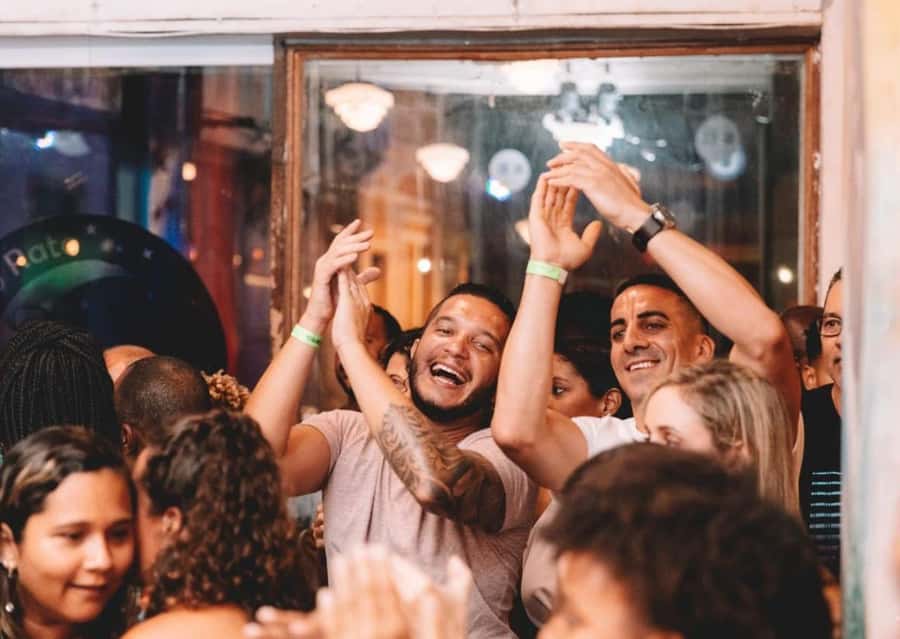 Rio de Janeiro: Samba Night Private Tour with locals in Lapa - Who should book this samba night, and who should skip