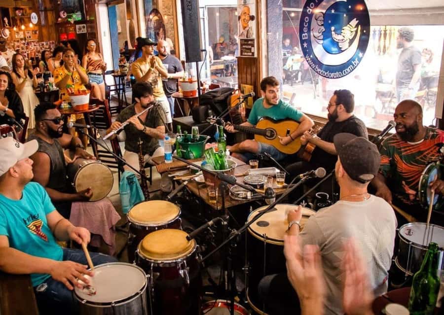 Rio de Janeiro: Samba Night Private Tour with locals in Lapa - Meeting at R. Joaquim Silva, 11 and how the 3 hours actually flow