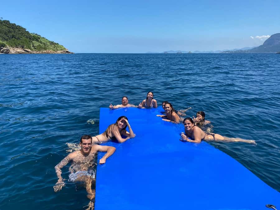 Rio de Janeiro: SpeedBoat Tour - Beach Tour with Beer - Copacabana and Arpoador: Sea-Level Angles You’ll Remember