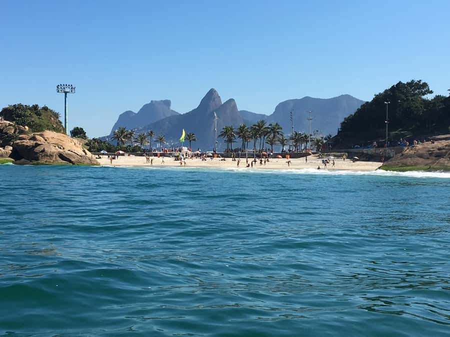 Rio de Janeiro: SpeedBoat Tour - Beach Tour with Beer - Niterói Contemporary Art Museum, Fiscal Island, and the Airport Pass