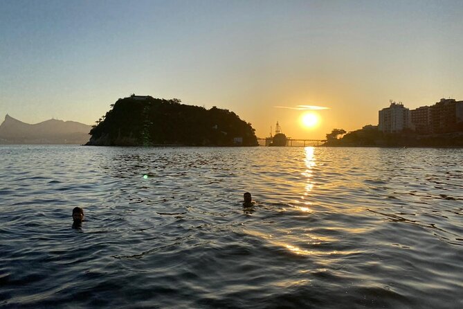 Rio de Janeiro: Speedboat Tour with Sunset and Beer! - Why a Guanabara Bay sunset speedboat feels like Rio