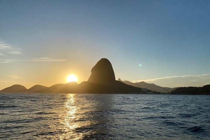 Rio de Janeiro: Speedboat Tour with Sunset and Beer! - Stop 4: Praia Vermelha for red sand, calm water, and easy paddling vibes
