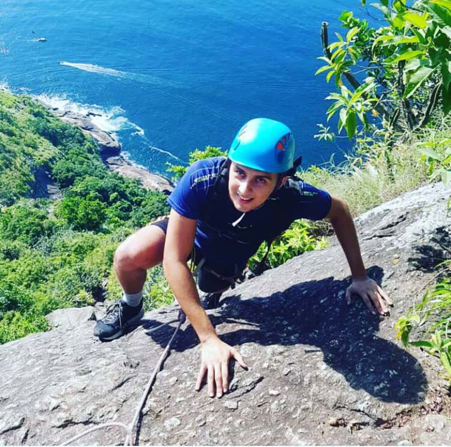 Rio De Janeiro: SUGARLOAF MOUNTAIN HIKE & CLIMB - The Trail Start in Urca: Nature Reserve, Narrow Footing, Real Steps