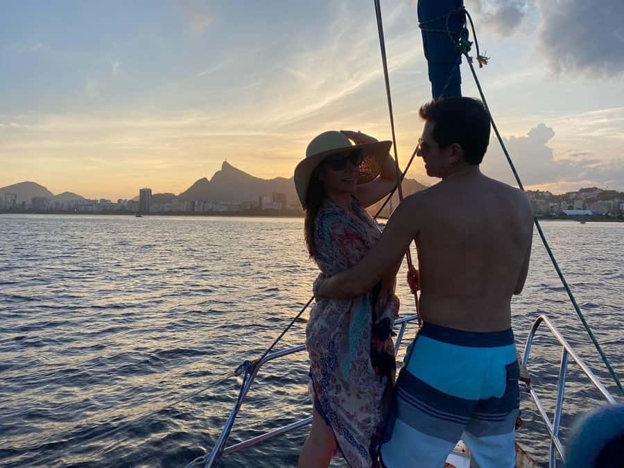 Rio de Janeiro: Sunset Sailboat Tour with Open Bar - Open bar caipirinhas and snacks: what you actually get