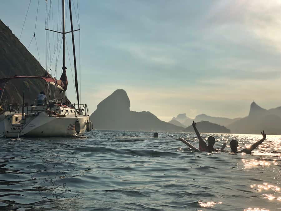 Rio de Janeiro: Sunset Sailing Tour - Cruising toward Boa Viagem Island and Niterói’s waterfront sights