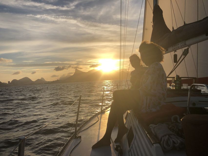 Rio de Janeiro: Sunset Sailing Tour - Sunset over Rio: Sugar Loaf and Christ Redeemer from the water