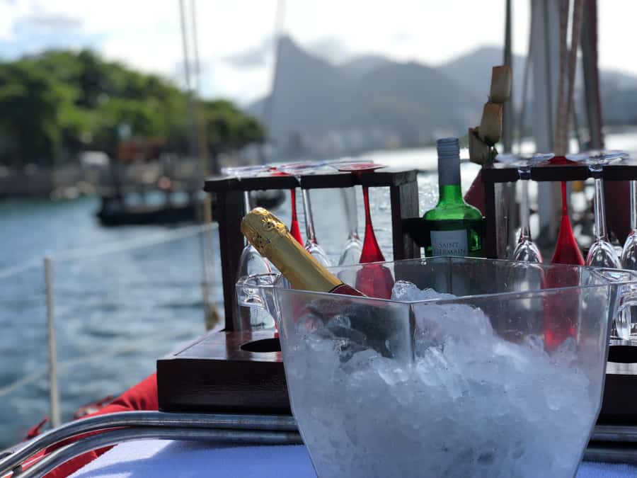 Rio de Janeiro: Sunset Sailing Tour - Drinks, pace, and why the crew matters more than you’d think