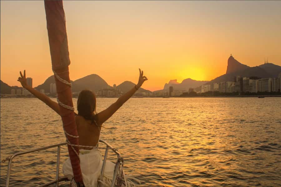 Rio de Janeiro: Sunset Sailing Tour - Marina da Glória to the fortresses: the first big views hit early