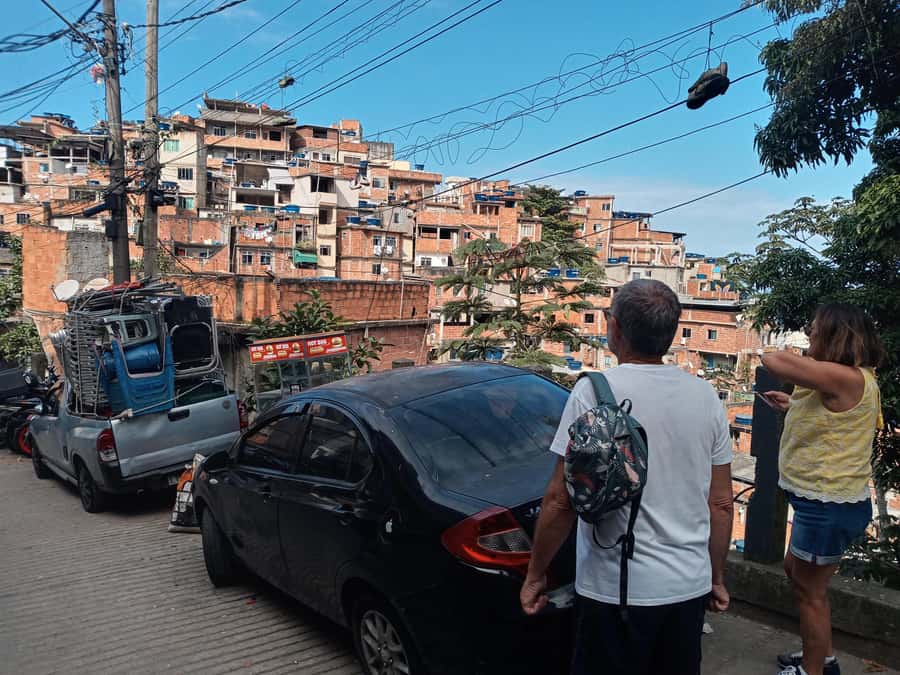 Rio de Janeiro: the biggest favela tour in Rio, lest go! - The favela market stop: food, arts, and real photo opportunities