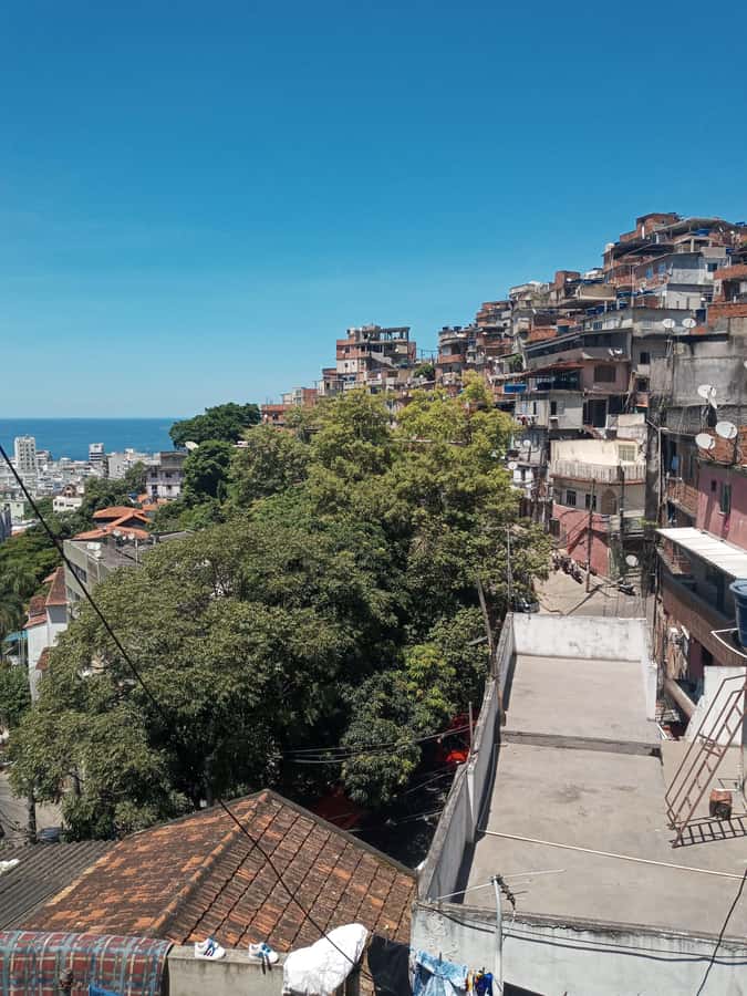 Rio de Janeiro: the biggest favela tour in Rio, lest go! - Graffiti wall paintings: where the neighborhood’s stories show up
