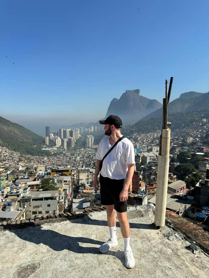 Rio: Favela Rocinha Tour with Local Guide & Secret Spots - The 150-minute flow: motorbike up, walk down