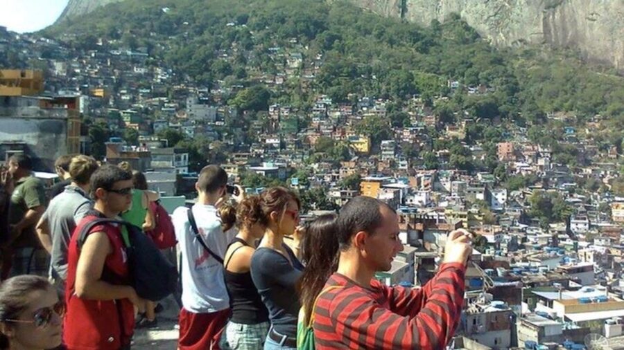 Rio: Favela Walking Tour of Rocinha with a Resident Guide - Murals and social work stops: the neighborhood shaped by effort