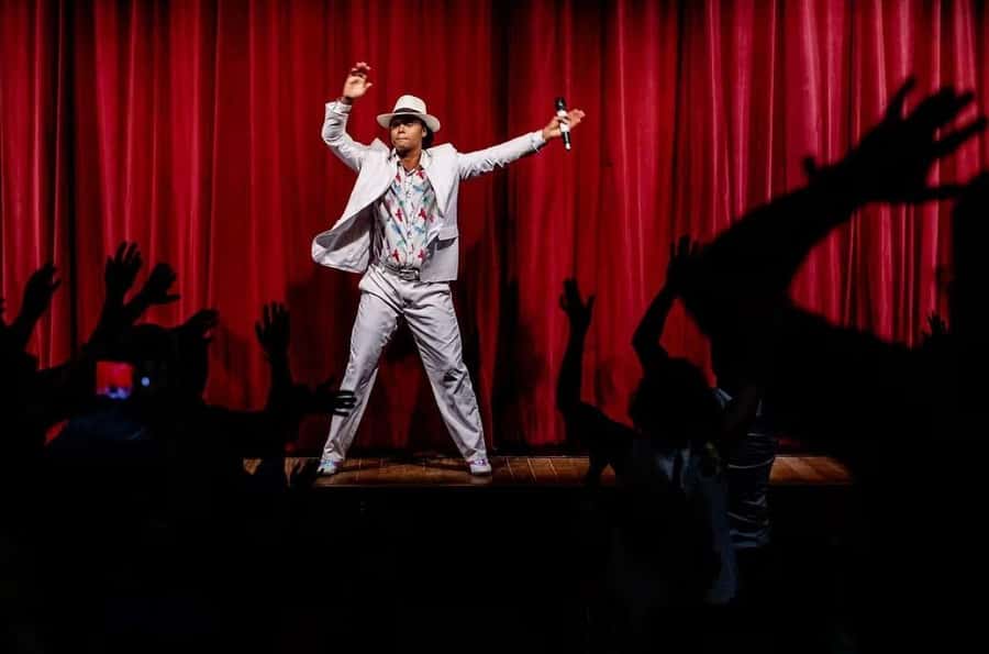 Rio: Ginga Tropical Folkloric Show & Optional Dinner - What You Might Actually See: Dancing, Scale, and Samba Expectations