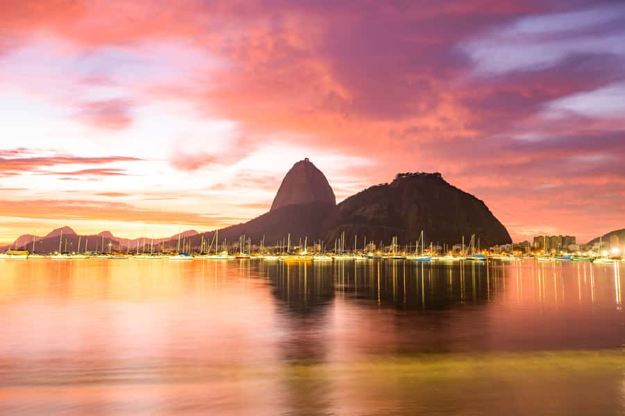 Rio: Guanabara Bay 2-Hour Boat Tour - Fortress Santa Cruz and the beach chain on the Niterói side