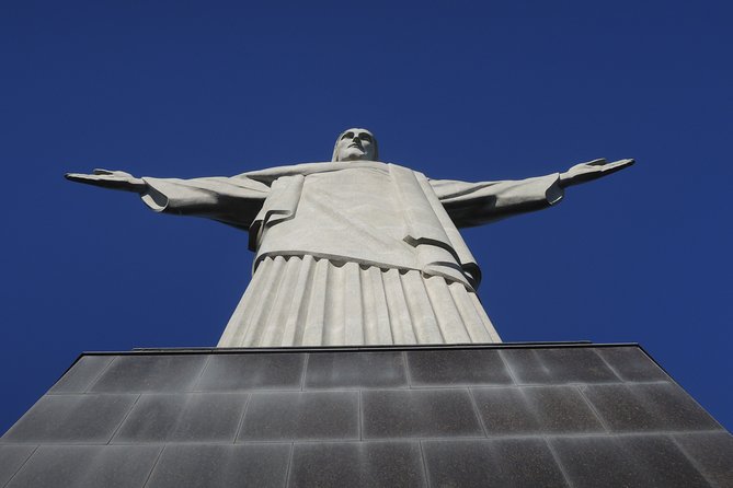 Rio Highlights Express: Christ, Sugarloaf & Beaches Half Day Tour. - Praia do Leme: A Final Beach Photo Before Sugarloaf
