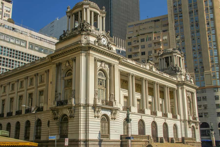 Rio: Historical Walking Tour - Church of Our Lady of the Merchants, Post Office Cultural Center, and the Cultural Institutions