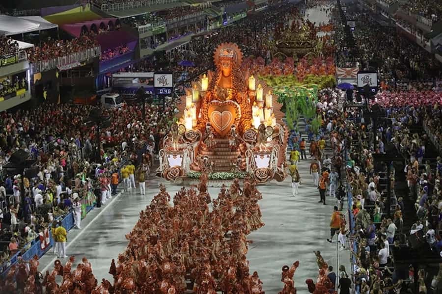 Rio: Premium Carnival Seating with Food, Drinks, & Transfers - What You Really Get From a Rio VIP Camarote Night
