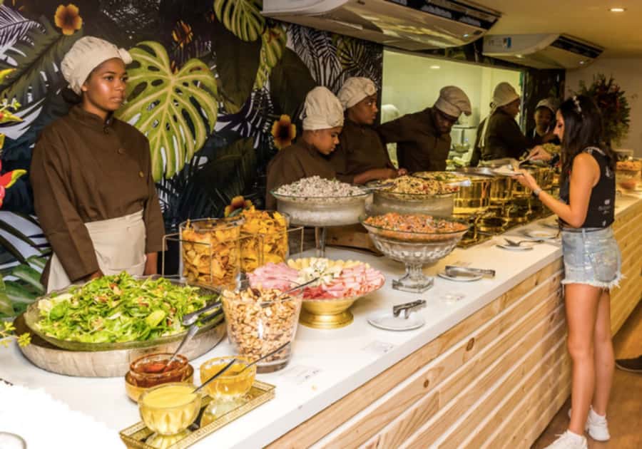 Rio: Premium Carnival Seating with Food, Drinks, & Transfers - Your Evening Schedule: Pickup, Parade Start, and Two Exit Options