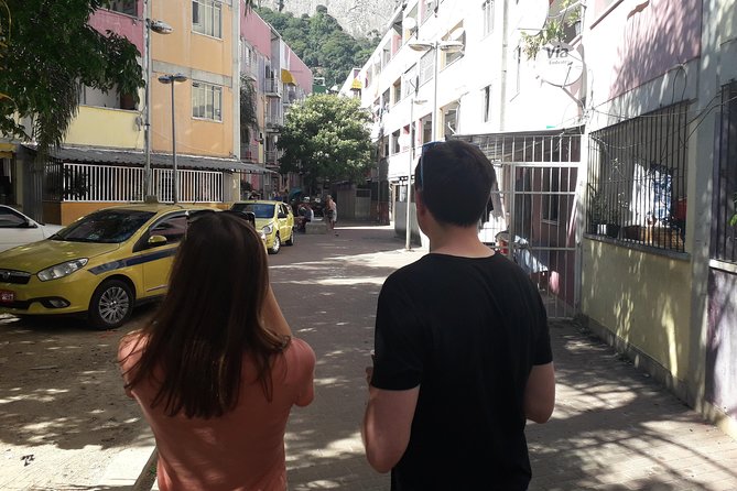 Rocinha Local Tour - Optional souvenir shopping that supports the neighborhood