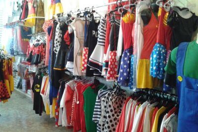 Saara Flea Market Shopping Guided Tour with Transfer