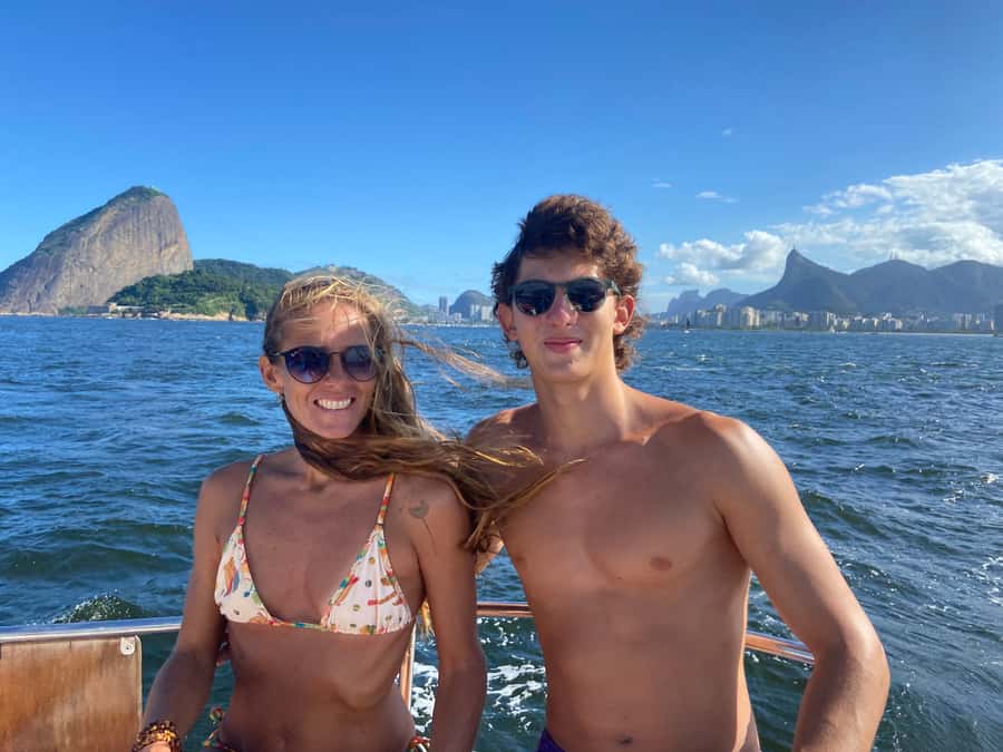 Sailboat in Rio de Janeiro, with open bar and snacks - Open bar caipirinhas, beer, and snacks while the city hums overhead