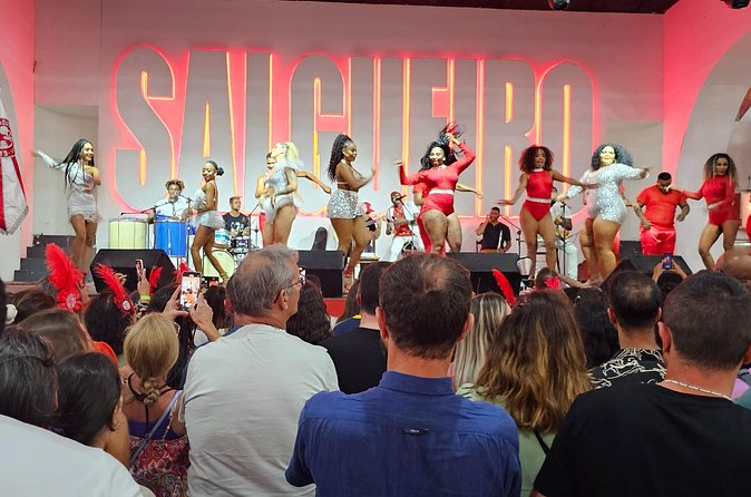 Samba Show (Ensaio de Escola de Samba) - Small Group Size Means Better Flow