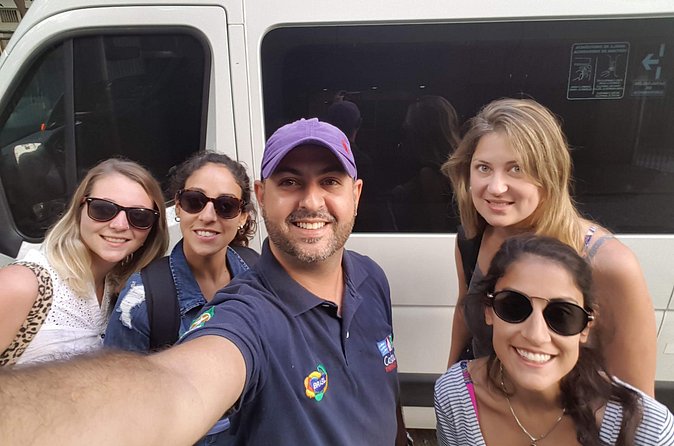Samba Show Experience - Salgueiro Samba School Rehearsal - Pickup Logistics: How to Protect Your Seat and Your Timing