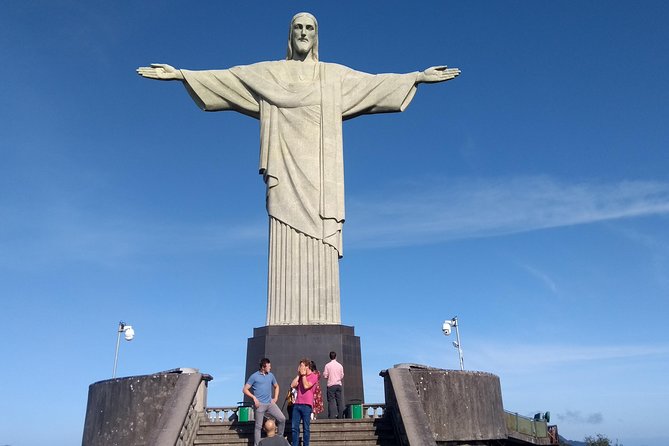 Save time and money: Christ the Redeemer and Pão de Açucar - Corcovado and Christ the Redeemer: a fast but meaningful 45 minutes