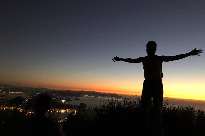 Sunrise at Morro 2 Irmãos - Vidigal - Rio de Janeiro - Sunrise viewpoint time: photos before the crowd
