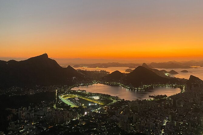 Sunrise at Morro 2 Irmãos - Vidigal - Rio de Janeiro - Walking back and learning in the neighborhood