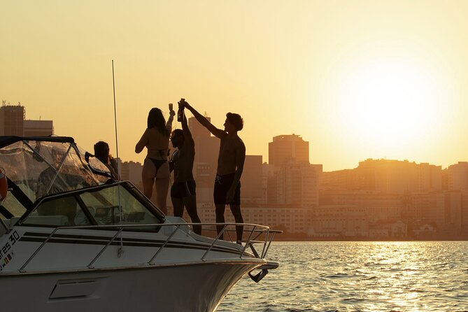 Sunset Boat Tour with Beer, Water, Soda and Snacks included - Stop 1: Museu do Amanhã by the sea (and why 15 minutes is enough)
