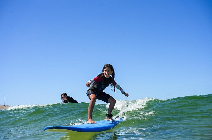 Surf class in Arpoador - Surfing Praia do Arpoador, the “Cradle of Carioca Surf”