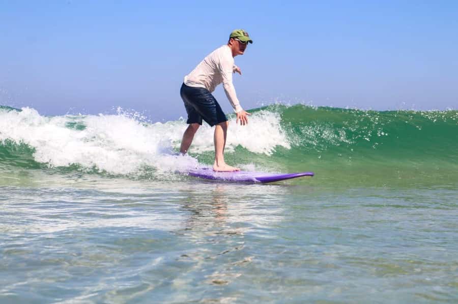 Surf lessons: in Arpoador in Ipanema. - Sand Coaching at Arpoador: Safety, Board Position, and Real Wave Observation