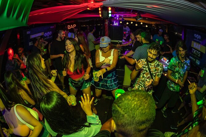 Ticket to 4-Hour Rio de Janeiro Boat Party - Getting around onboard and making smart choices