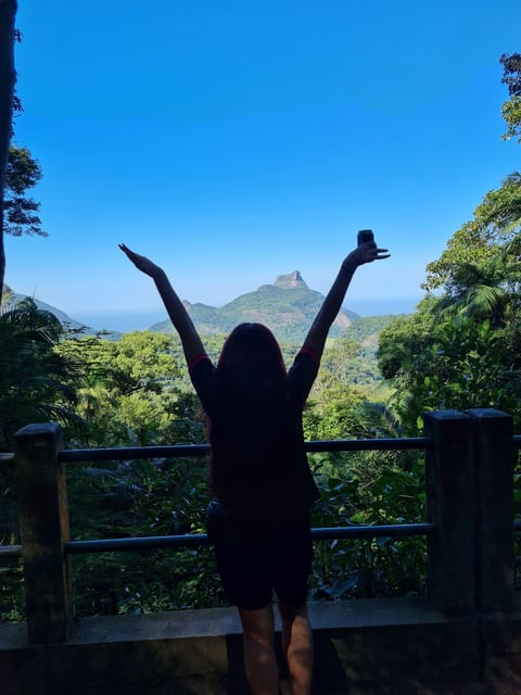 Tijuca Rain Forest - Adventure through Waterfalls & Caves - Baronesa Waterfall: the end where you get mist, not just photos