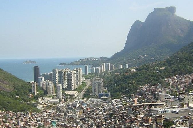 Tour 4 ( 8 hours ) : Sugar Loaf , Botanical Garden , Favela and western beaches - Getting the most out of a private small-group day