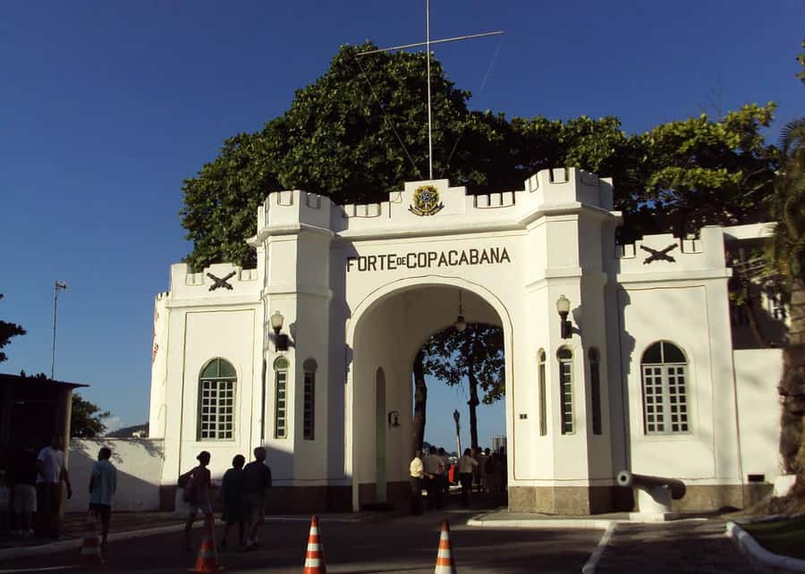 Tour Arpoador Sunset: Copacabana History & Stunning Sunset - Forte de Copacabana: history plus a perfect photo angle