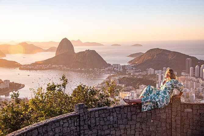 Tour to Mirante Dona Marta at sunrise with guide and photos! - The photo plan: a guide/photographer who works with your phone
