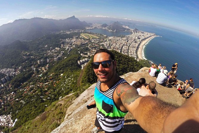 Two Brothers Hiking Tour Including Vidigal Favela - Pickup and meeting point: the part to get right
